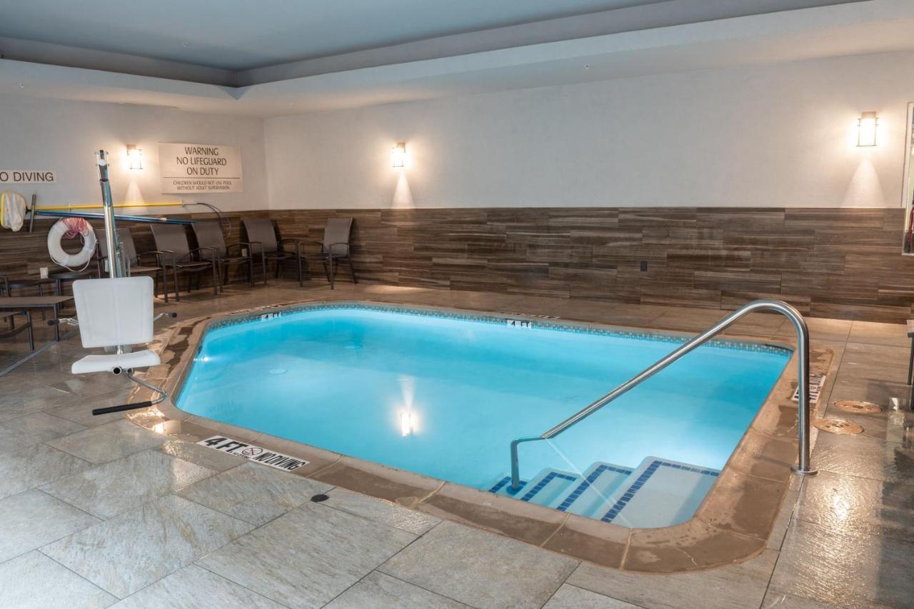 Fairfield Inn & Suites Denton Zewnętrze zdjęcie