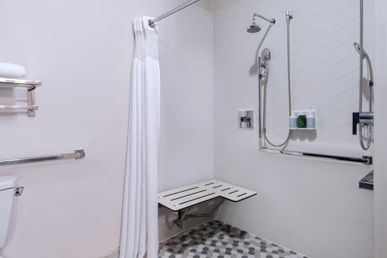 Fairfield Inn & Suites Denton Zewnętrze zdjęcie