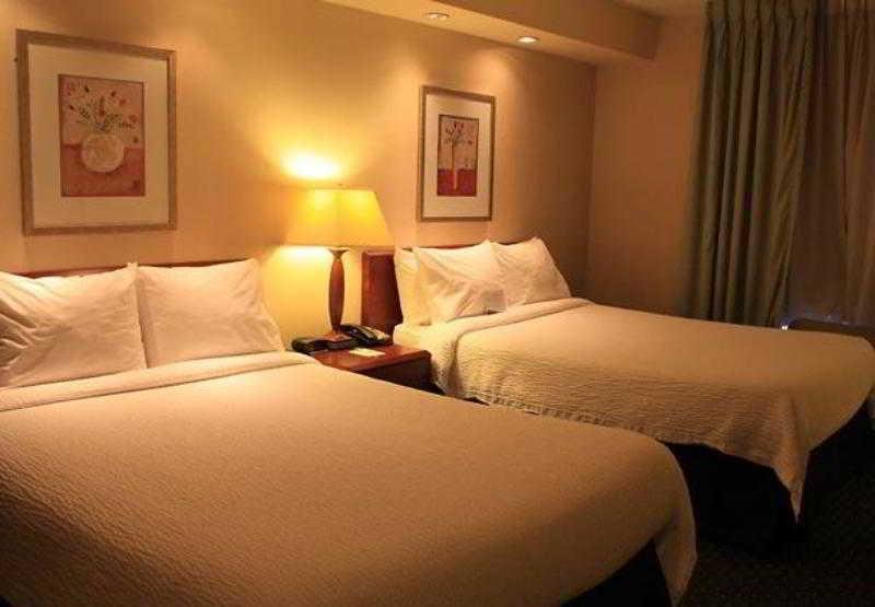 Fairfield Inn & Suites Denton Zewnętrze zdjęcie