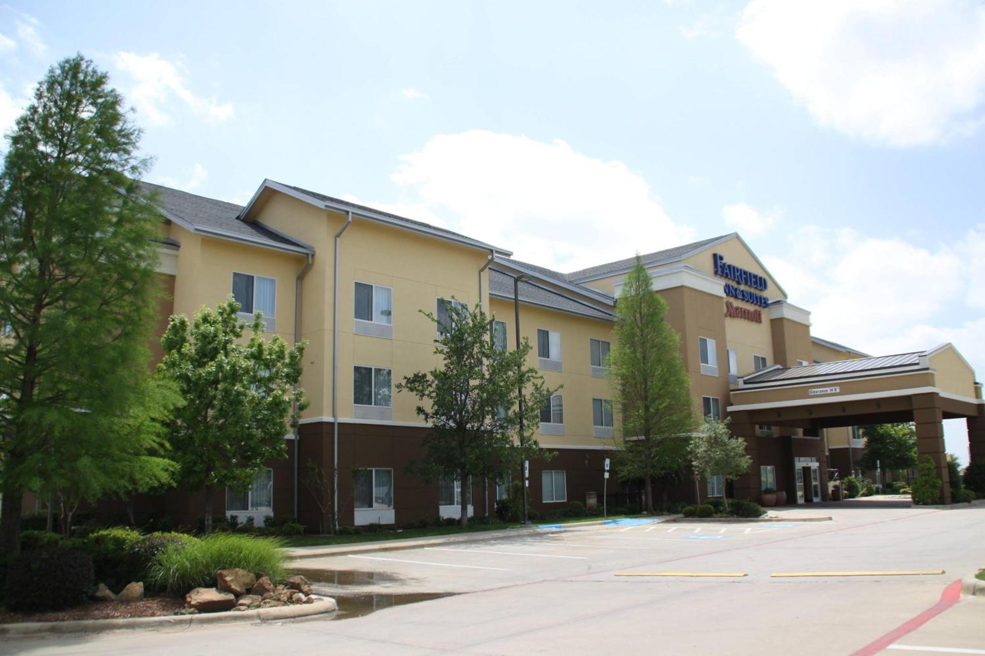 Fairfield Inn & Suites Denton Zewnętrze zdjęcie