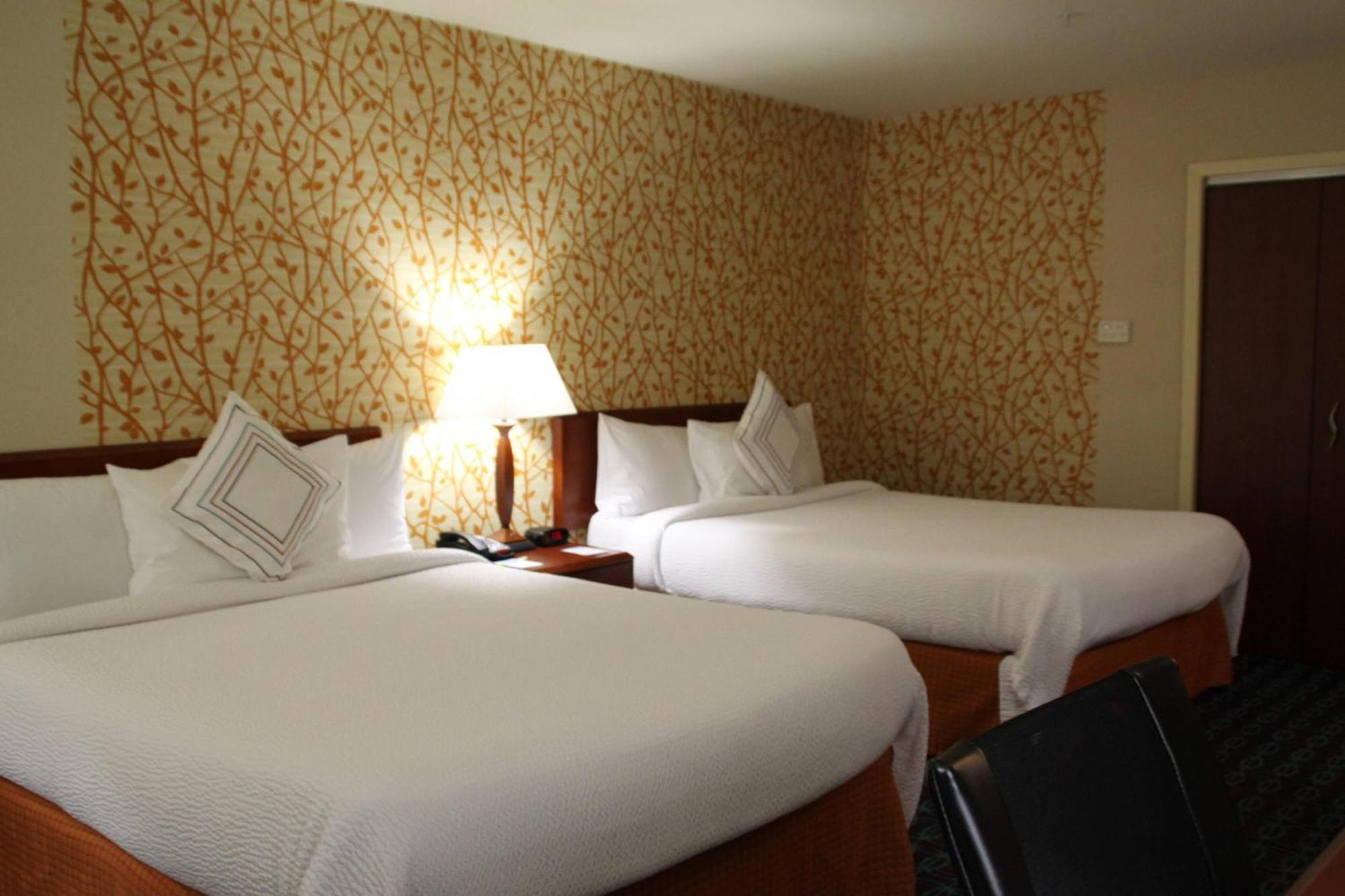 Fairfield Inn & Suites Denton Zewnętrze zdjęcie